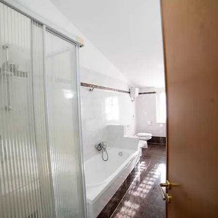 فندق مبيت وإفطار Belvedere 3*